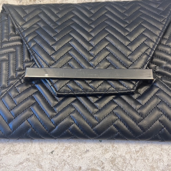 Black clutch purse with herringbone‎ style - Picture 2 of 6